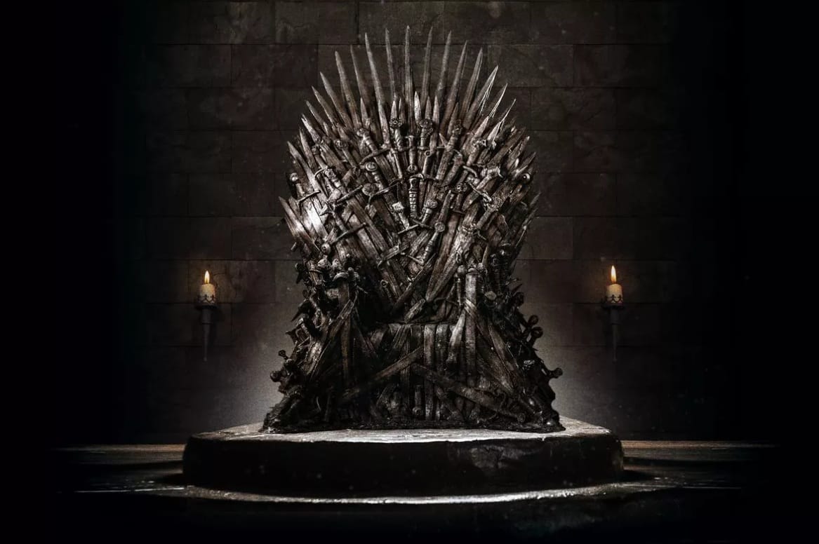 모두가 꿈꾸는 철왕좌(Iron Throne). 하지만 먼저 겨울을 이겨내고 살아남아야 한다.