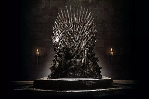 모두가 꿈꾸는 철왕좌(Iron Throne). 하지만 먼저 겨울을 이겨내고 살아남아야 한다.
